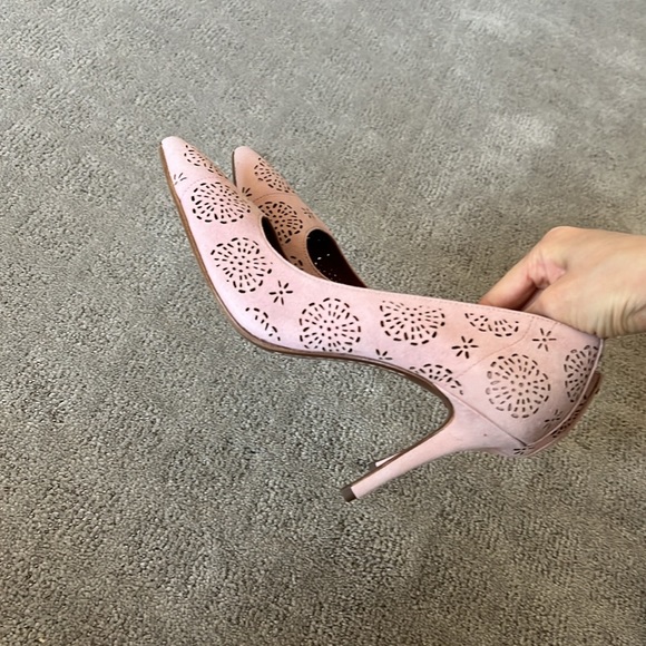 NEW Size 7 Coach Waverly heels in tea rose - Picture 8 of 9